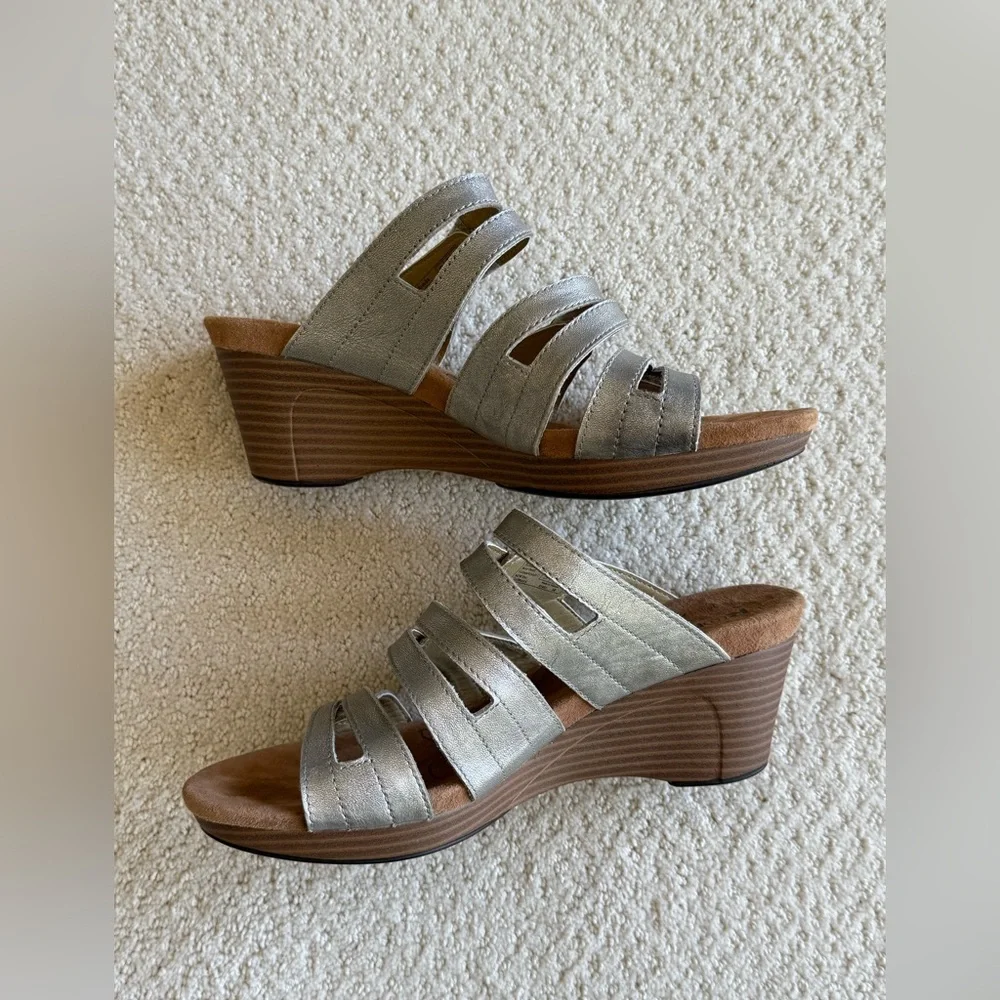 Romika Silver Metallic Strappy Wedge Adjustable Strap Sandal‎ Size 38 (7-7.5)